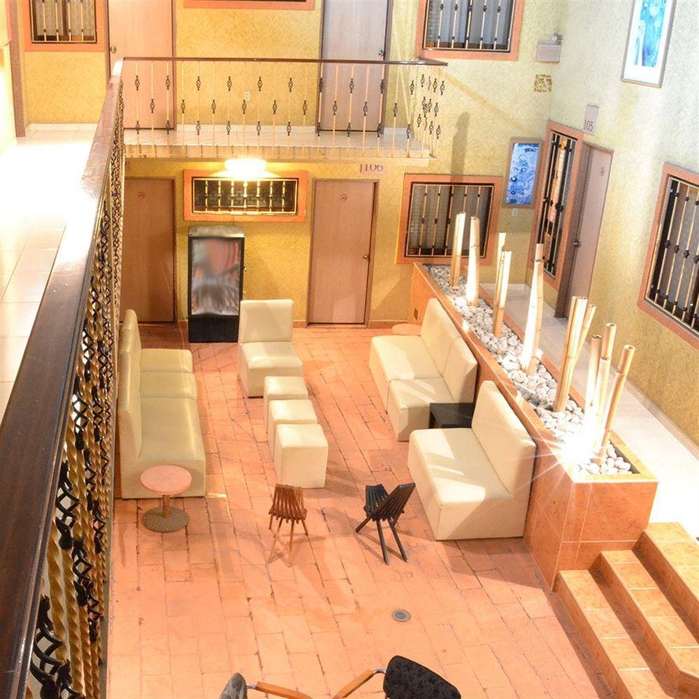 Capital O Hotel Valencia 푸에블라 외부 사진