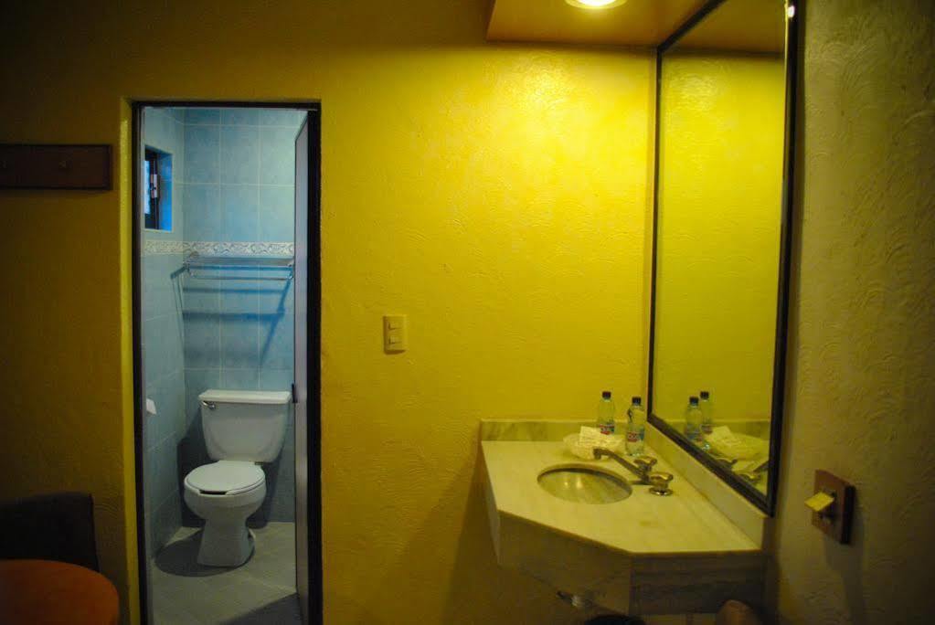 Capital O Hotel Valencia 푸에블라 외부 사진