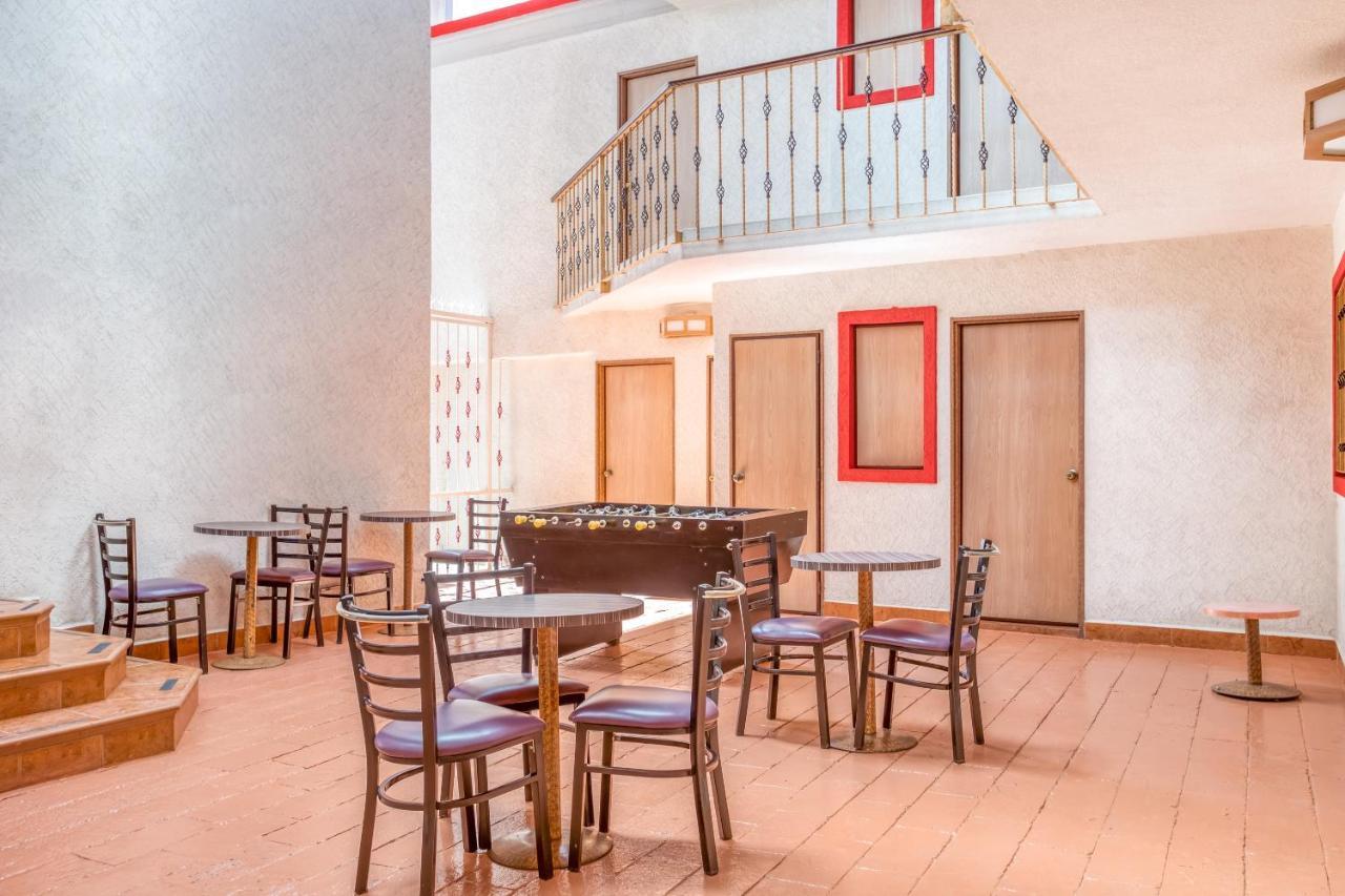 Capital O Hotel Valencia 푸에블라 외부 사진