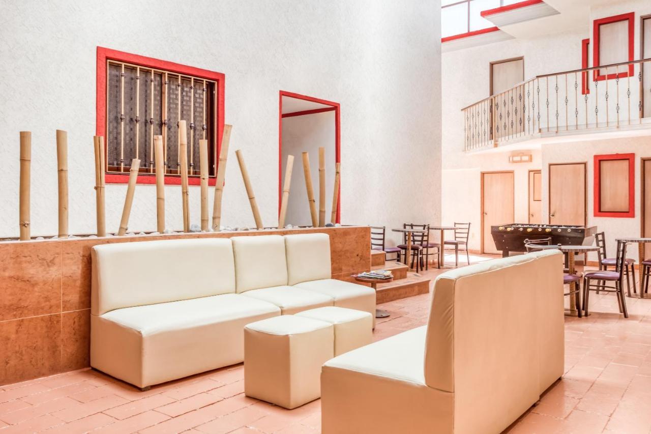 Capital O Hotel Valencia 푸에블라 외부 사진